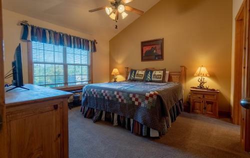 Grey Moose Lodge Cabin