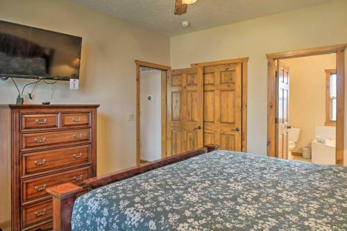 Updated Branson Home, 5 Min To Silver Dollar City!
