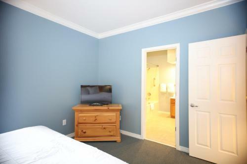 Modern Condo Right By Entertainment District 1br Standard