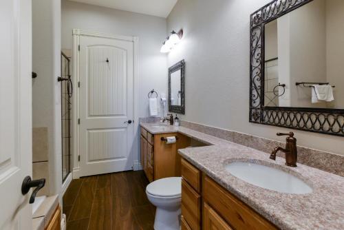 Condo 322