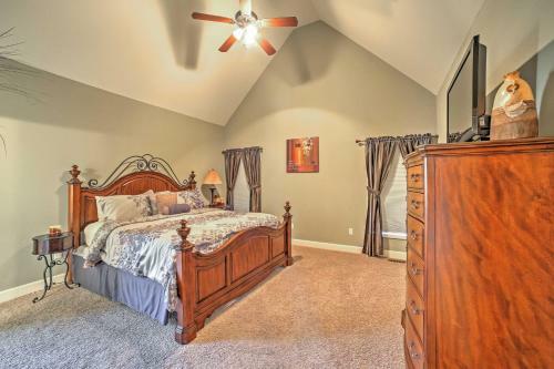 Expansive Hollister Retreat With Deck And Pool Access!