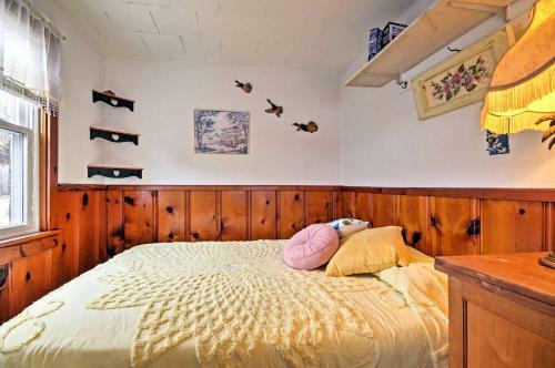 Cozy Camdenton Cottage With Deck And Boat Dock Access!