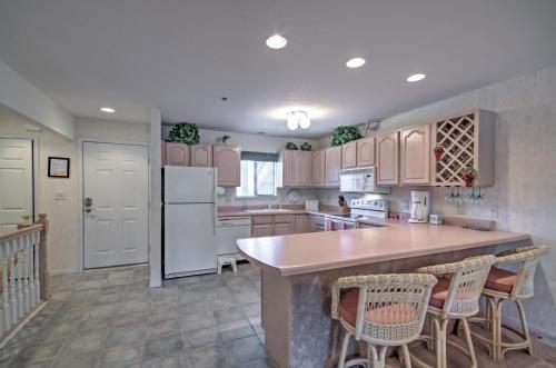 Apartamento Tranquil Osage Beach Condo With Waterfront Decks!