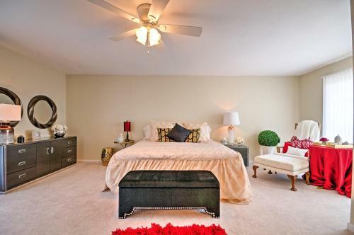 Alluring Osage Beach Lake House With Sunset Views!