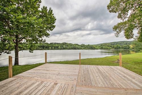 Apartamento Lakefront Studio Guest Home On Hermann Wine Trail!