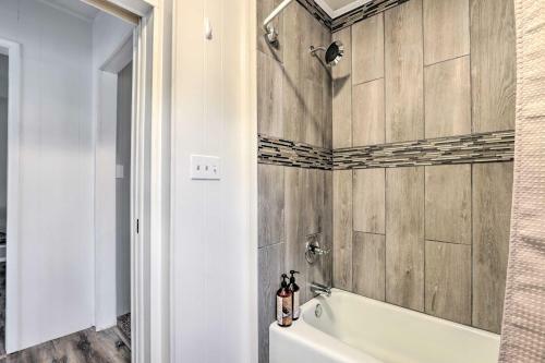 Cozy Updated Getaway In Central Nevada, Mo!