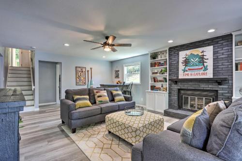 Modern Lakefront Escape With Dock And Lake Access