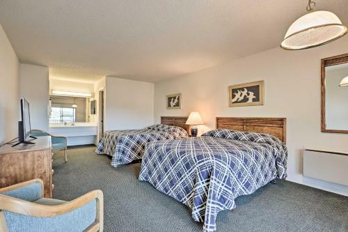 Updated Margaritaville Retreat With Lake Views!