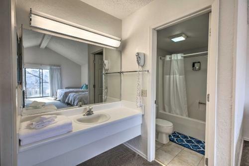 Spacious Lake Of The Ozarks Home With Balcony!