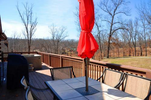 Base Camp Experience, Hottub, Jettedtubs, Grill, Great Location, Wifi
