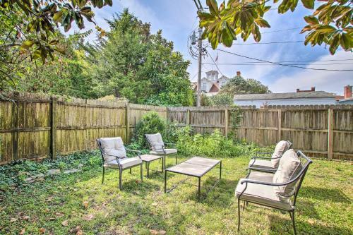 Cottage With Yard, Walk To Historic Attractions!