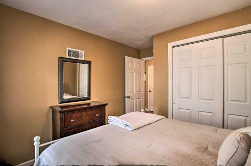 Cottage With Yard, Walk To Historic Attractions!