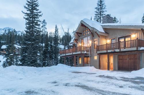 Moonlight Mountain Home| 8 Happy Trails