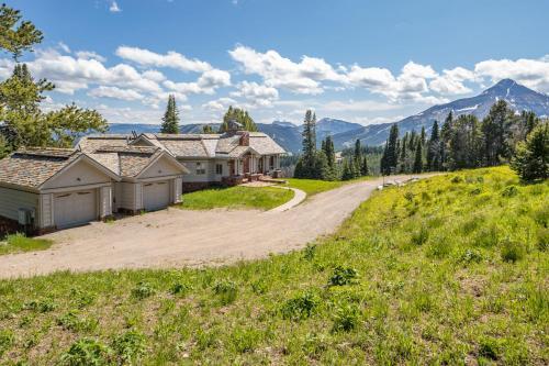 Beehive Basin Chalet