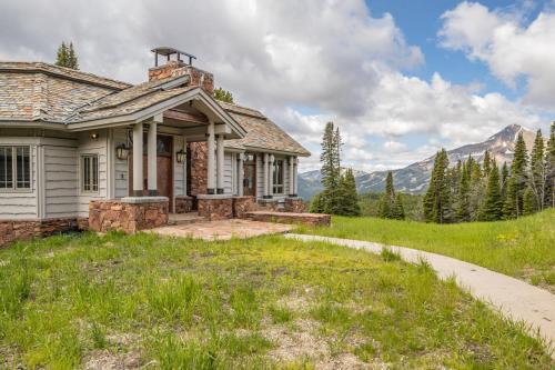Beehive Basin Chalet