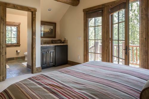 Spanish Peaks Cabin Lakeside Vista