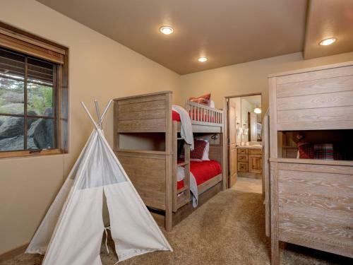 Alpine Meadows Chalets By Big Sky Vacation Rentals