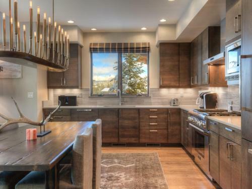 Silvertip Cabins By Big Sky Vacation Rentals