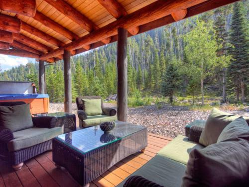 Souvenirs Lodge By Big Sky Vacation Rentals