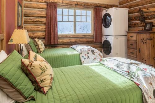 Cowboy Heaven Cabin 11 Bandit Way