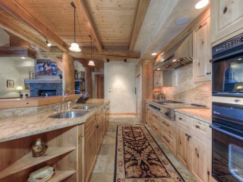 Moonlight Penthouse By Big Sky Vacation Rentals