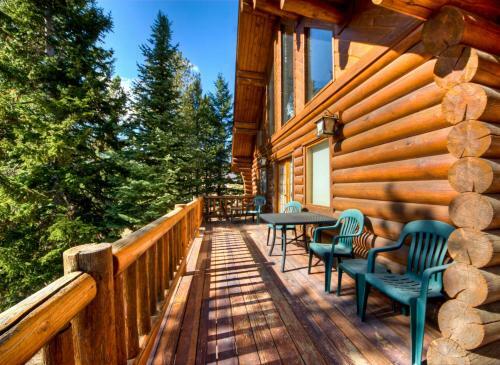 White Otter Cabin By Big Sky Vacation Rentals