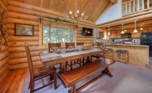 White Otter Cabin By Big Sky Vacation Rentals