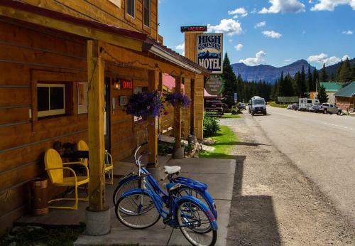 Hotel High Country Motel And Cabins