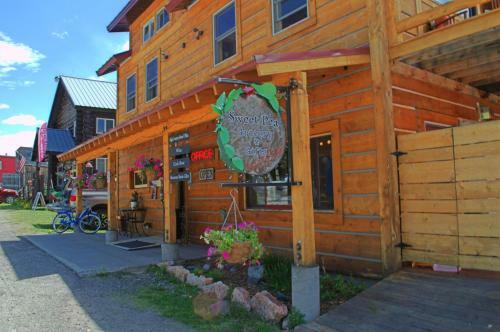 Hotel High Country Motel And Cabins
