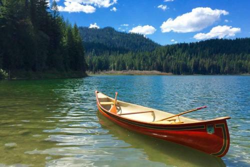 Rustic Lakefront Cabin About 12 Mi To Glacier Ntl Park!