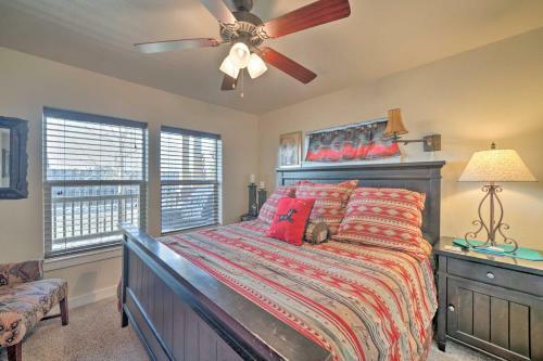 Rustic Ennis Townhome With Balcony - Walk To Downtown