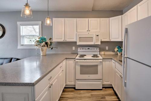 Central Great Falls Home Near Golf And Parks!
