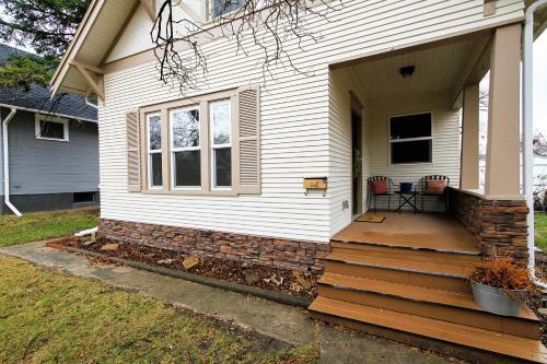 Pet-friendly Great Falls Home Walk To Downtown!