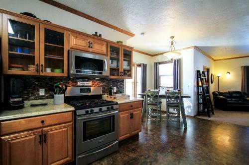 Pet-friendly Great Falls Home Walk To Downtown!