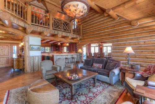 Leaf Lodge By Big Sky Vacation Rentals