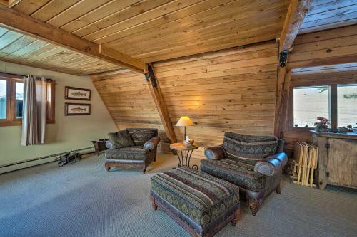 Unique Cabin With Indoor Pool And Mountain Views!