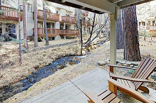 Brookside Townhome: 3 Beaches & Skiing Nearby Townhouse