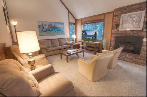 Brookstone Pines By Lake Tahoe Accommodations