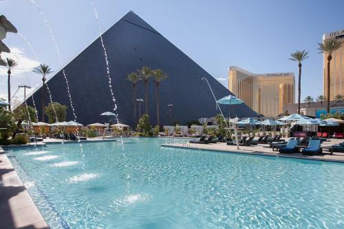 Luxor Hotel & Casino By Suiteness