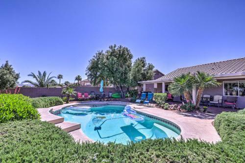 Spacious Vegas Home With Strip View And Pool Table