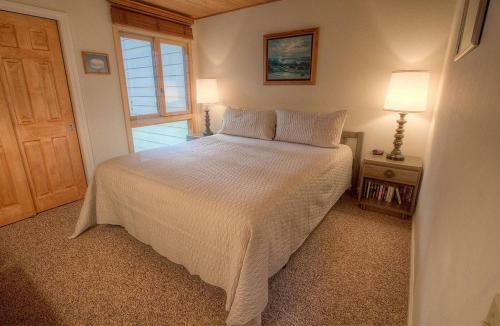 Cartwright Corner Condo By Lake Tahoe Accommodations