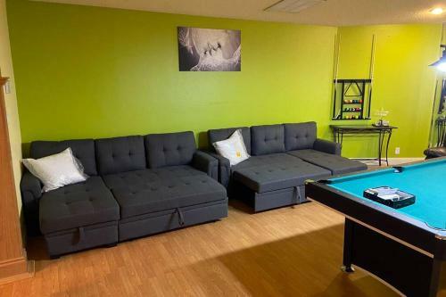 3 Bedroom 11 Sleep House