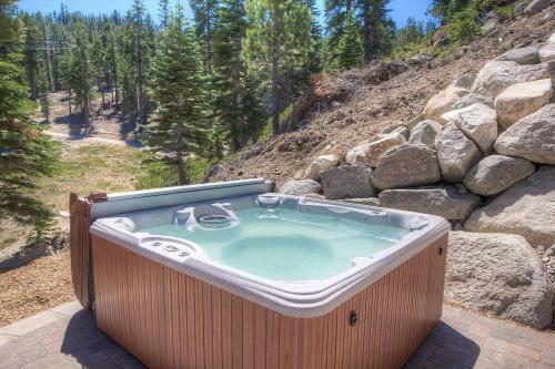 Stage Coach Run By Lake Tahoe Accommodations