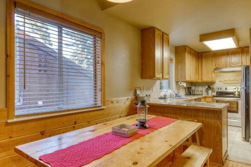Tahoe Treetop Escape