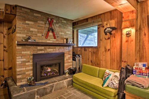 Ski Chalet On Saco With Mtn View 2mi To Attitash