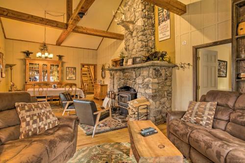 Spacious Bethlehem Mountaintop Home With Deck And View