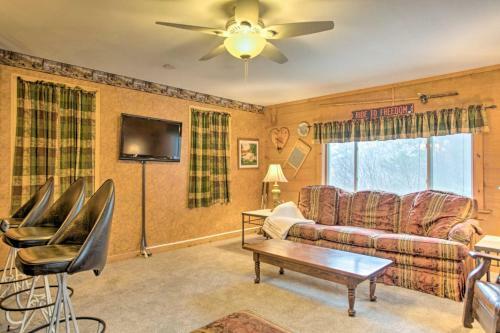 Spacious Bethlehem Mountaintop Home With Deck And View