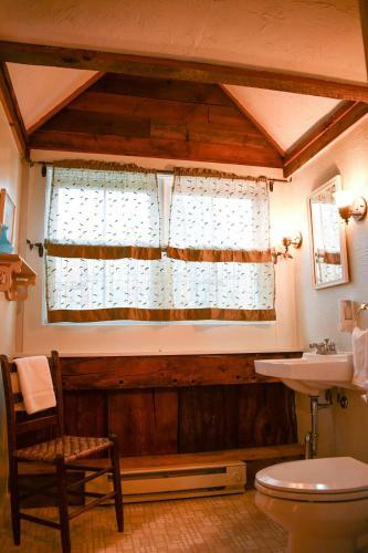 Brook Road Inn