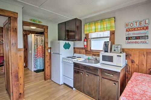 Charming Laconia Cottage Walk To Weirs Beach