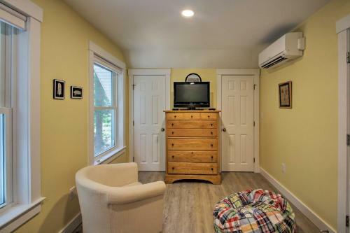 Lakefront Meredith Home Private Beach And Fire Pit!